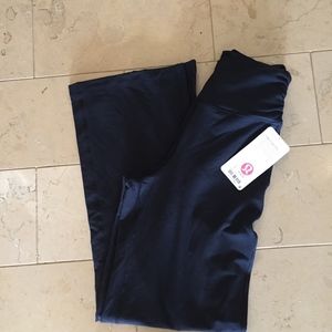 Lululemon Take It Easy Pant Size 6 NEW- never worn